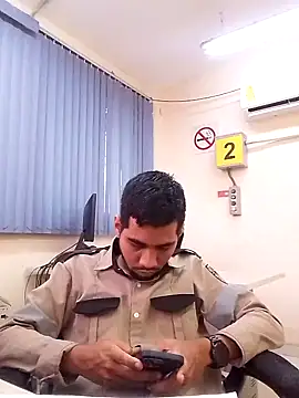 Snapshot of EnriquePersian197 chatting on 03/03/25, 02:26 EnriquePersian197 online show from 03/03/25, 02:26