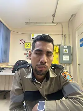 EnriquePersian197 online show from 11/26/25, 05:41