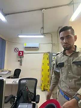 EnriquePersian197 online show from 02/04/26, 12:11