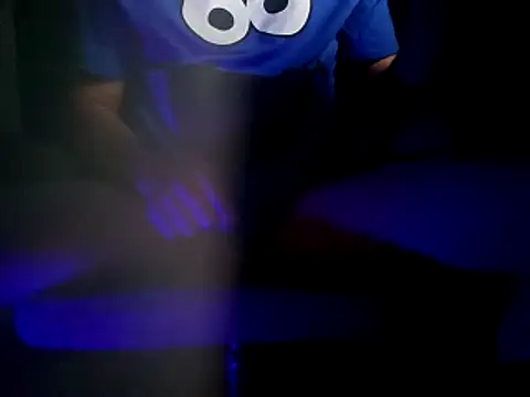 Snapshot of Luicox chatting on 11/03/25, 01:29 Luicox online show from 11/03/25, 01:29