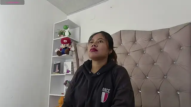 Snapshot of Sweet_Orianaa chatting on 06/15/26, 08:22 Sweet Orianaa online show from 06/15/26, 08:22
