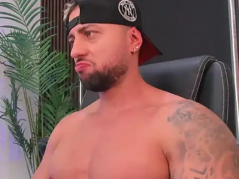 OwenMaximus814 online show from 04/12/26, 06:57