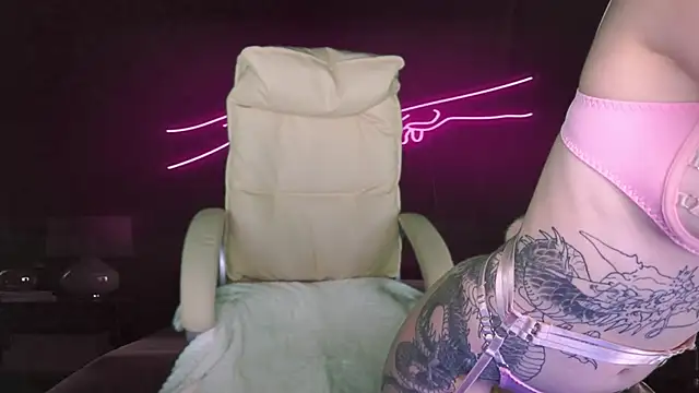 Snapshot of AnacondaOn chatting on 02/12/25, 07:23 AnacondaOn online show from 02/12/25, 07:23