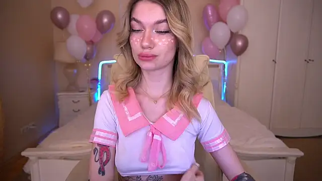 Snapshot of AnacondaOn chatting on 02/13/25, 09:27 AnacondaOn online show from 02/13/25, 09:27