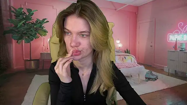 Snapshot of AnacondaOn chatting on 03/12/25, 07:35 AnacondaOn online show from 03/12/25, 07:35