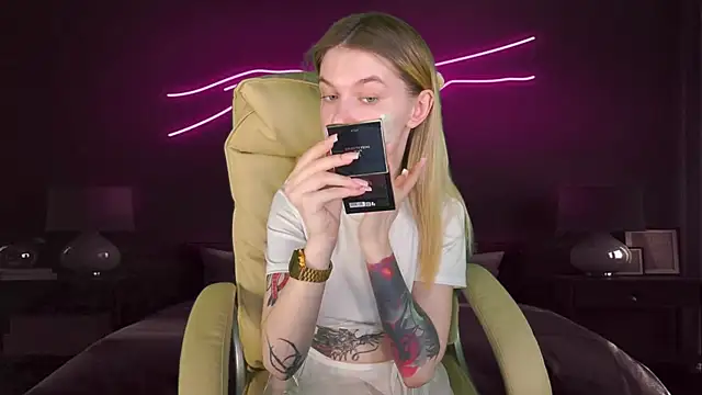 Snapshot of AnacondaOn chatting on 03/14/25, 02:41 AnacondaOn online show from 03/14/25, 02:41