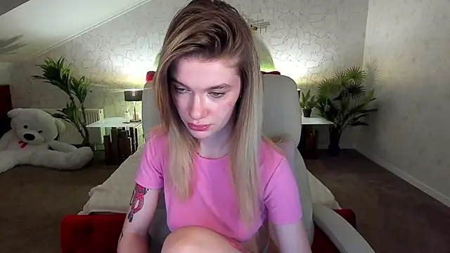 Snapshot of AnacondaOn chatting on 03/15/25, 05:48 AnacondaOn online show from 03/15/25, 05:48