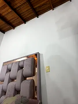 Snapshot of melyescobar chatting on 11/02/25, 03:31 melyescobar online show from 11/02/25, 03:31