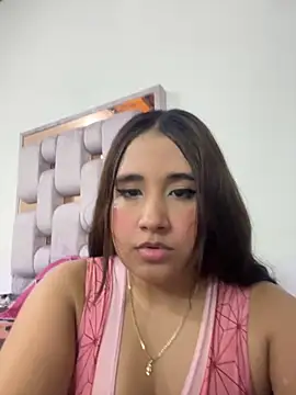 Snapshot of melyescobar chatting on 11/05/25, 03:28 melyescobar online show from 11/05/25, 03:28