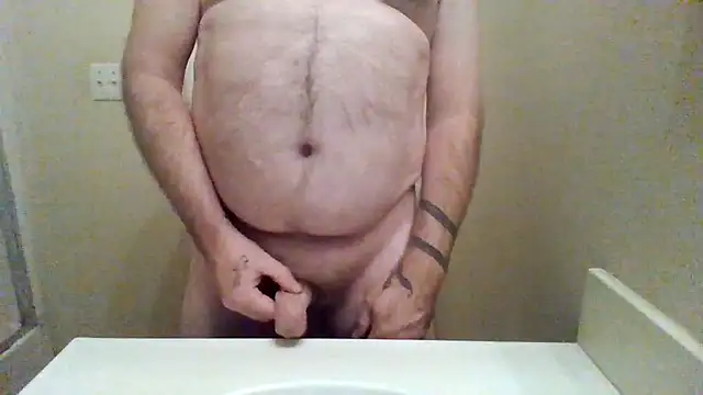 Snapshot of WatchinU82 chatting on 05/21/26, 04:08 WatchinU82 online show from 05/21/26, 04:08