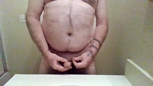 Snapshot of WatchinU82 chatting on 05/22/26, 01:24 WatchinU82 online show from 05/22/26, 01:24