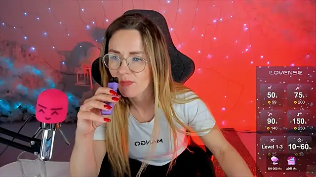 Snapshot of LadyIzabel chatting on 12/23/24, 12:08 LadyIzabel online show from 12/23/24, 12:08