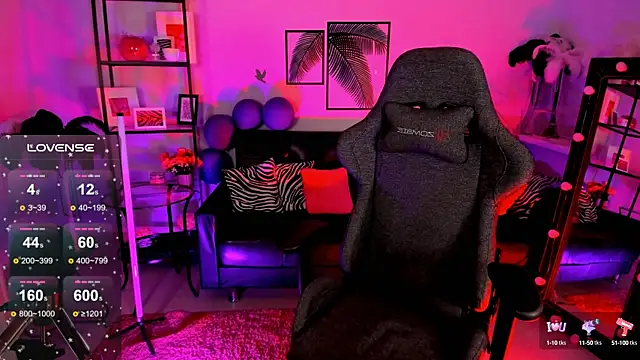 Snapshot of LadyIzabel chatting on 01/08/25, 08:38 LadyIzabel online show from 01/08/25, 08:38