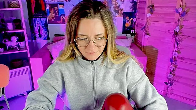 Snapshot of LadyIzabel chatting on 01/28/25, 02:53 LadyIzabel online show from 01/28/25, 02:53