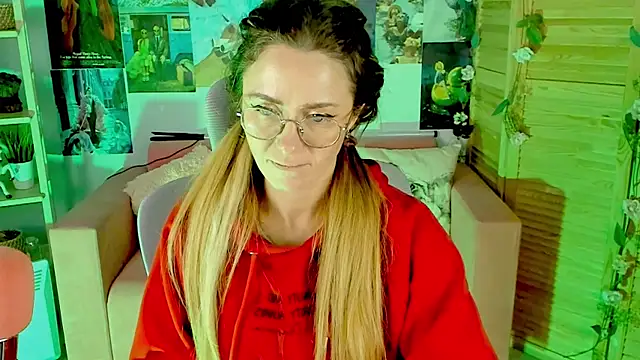 Snapshot of LadyIzabel chatting on 01/30/25, 11:55 LadyIzabel online show from 01/30/25, 11:55