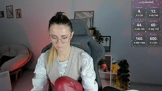 Snapshot of LadyIzabel chatting on 02/09/25, 05:50 LadyIzabel online show from 02/09/25, 05:50