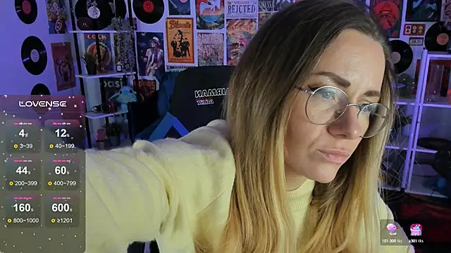 Snapshot of LadyIzabel chatting on 02/17/25, 08:30 LadyIzabel online show from 02/17/25, 08:30