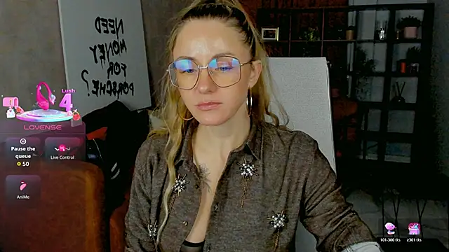 Snapshot of LadyIzabel chatting on 02/21/26, 02:40 LadyIzabel online show from 02/21/26, 02:40