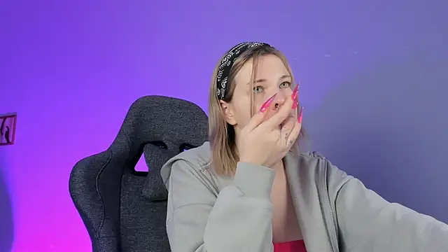 AliceSunday online show from 12/24/24, 11:06