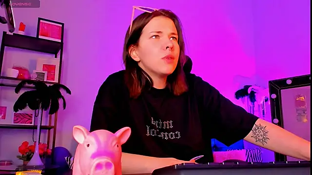 AliceSunday online show from 01/26/25, 02:08