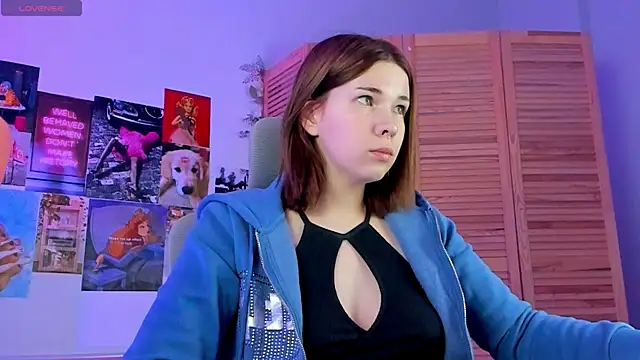 AliceSunday online show from 02/06/25, 02:04