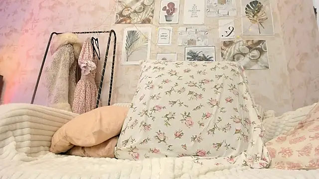 Snapshot of Luafy_Toddy chatting on 10/14/25, 03:40 Luafy Toddy online show from 10/14/25, 03:40