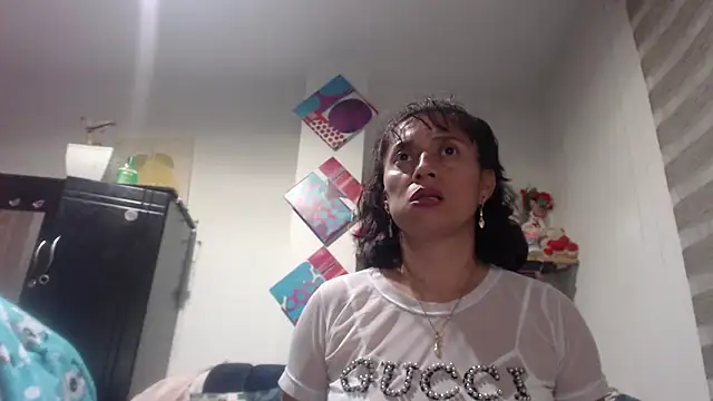 Snapshot of sexy_mary_69 chatting on 10/18/25, 12:02 sexy mary 69 online show from 10/18/25, 12:02