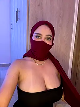 Snapshot of amaal_ chatting on 11/25/25, 09:26 amaal online show from 11/25/25, 09:26