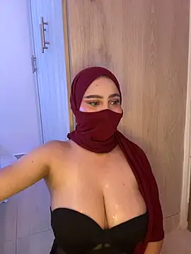 Snapshot of amaal_ chatting on 11/26/25, 08:43 amaal online show from 11/26/25, 08:43