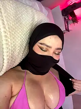 Snapshot of amaal_ chatting on 12/05/25, 04:14 amaal online show from 12/05/25, 04:14