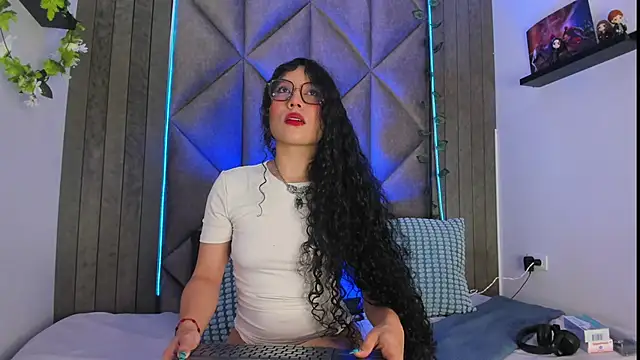 BriaConner  online show from 10/17/25, 02:48