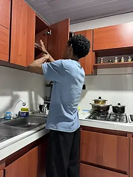 Snapshot of Masterikee chatting on 12/22/25, 02:19 Masterikee online show from 12/22/25, 02:19