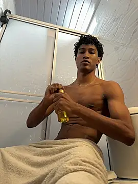 Snapshot of Masterikee chatting on 03/31/26, 05:24 Masterikee online show from 03/31/26, 05:24