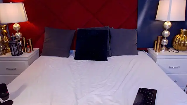 MinnieDrew online show from 10/06/25, 07:00