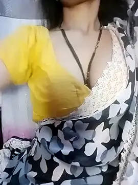 Snapshot of Bulbul_02 chatting on 11/10/25, 04:44 Bulbul 02 online show from 11/10/25, 04:44