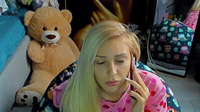 glossy blondegirl online show from 11/14/25, 01:54