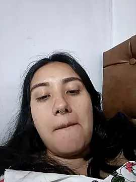 Hellen Alex online show from 05/05/26, 02:25