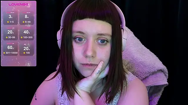 Snapshot of June_shy0 chatting on 03/16/25, 07:26 June shy0 online show from 03/16/25, 07:26