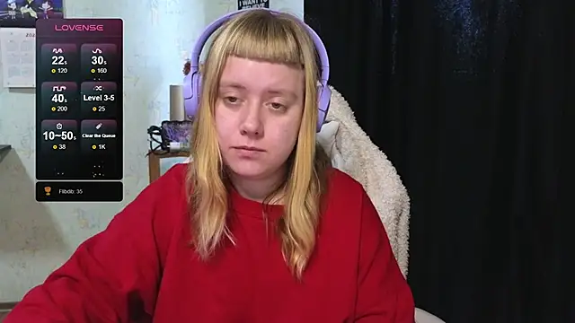 Snapshot of June_shy0 chatting on 10/17/25, 07:22 June shy0 online show from 10/17/25, 07:22