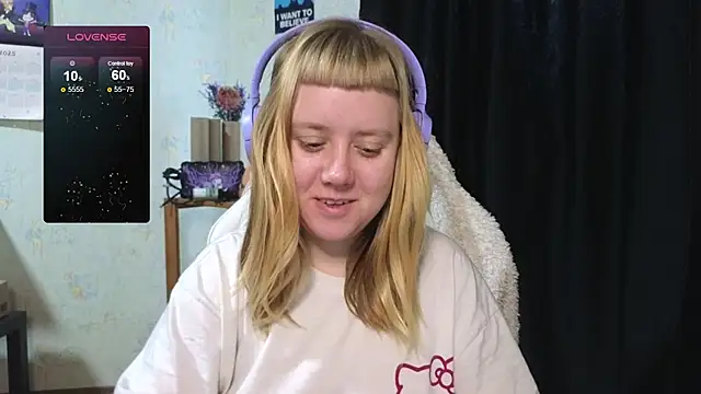 Snapshot of June_shy0 chatting on 10/19/25, 06:58 June shy0 online show from 10/19/25, 06:58