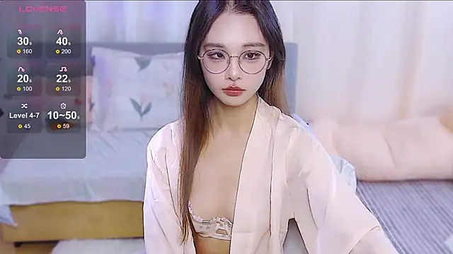 Snapshot of peichen6699 chatting on 01/14/25, 01:28 peichen6699 online show from 01/14/25, 01:28