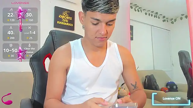 ryan carter08 online show from 11/15/25, 03:04