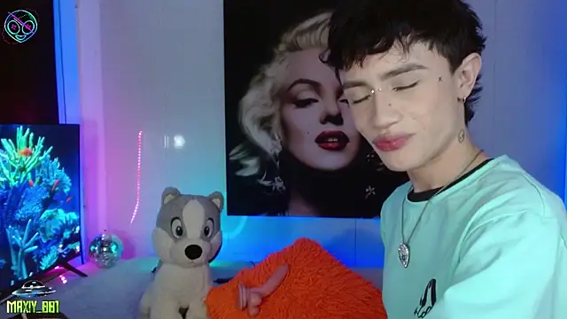 maxiy 001 online show from 03/07/25, 05:29