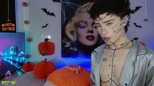 maxiy 001 online show from 10/13/25, 01:27