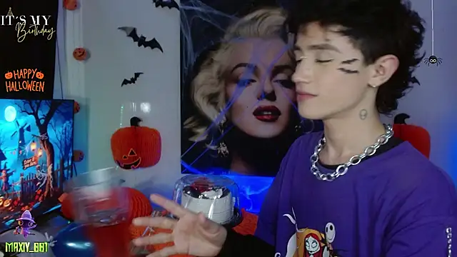 maxiy 001 online show from 11/01/25, 06:48