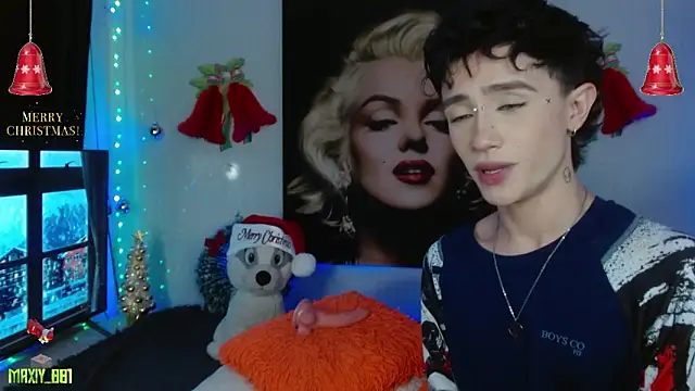 maxiy 001 online show from 12/15/25, 09:52