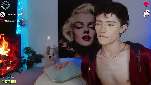 maxiy 001 online show from 03/14/26, 12:39