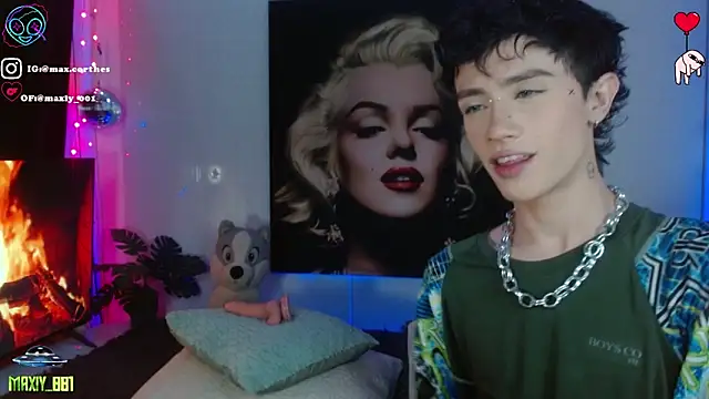 maxiy 001 online show from 04/18/26, 04:16