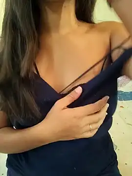 Snapshot of Meenakshi_ chatting on 12/13/24, 01:48 Meenakshi  online show from 12/13/24, 01:48