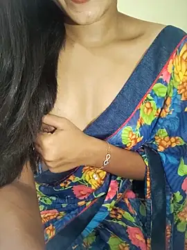 Snapshot of Meenakshi_ chatting on 10/29/25, 03:31 Meenakshi  online show from 10/29/25, 03:31